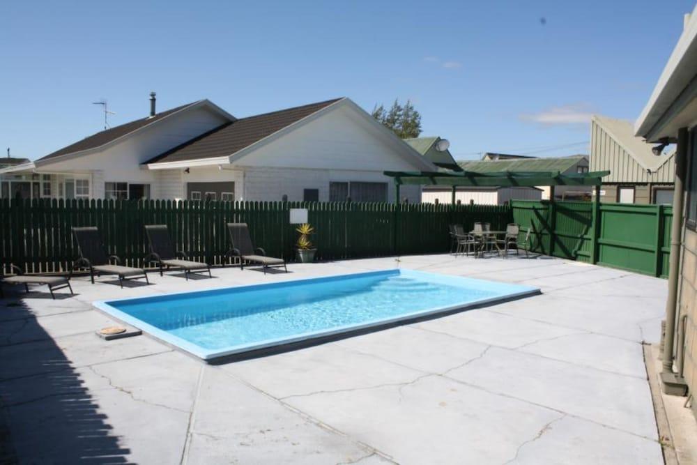 193 Aorangi Manor Motel Blenheim Exterior photo