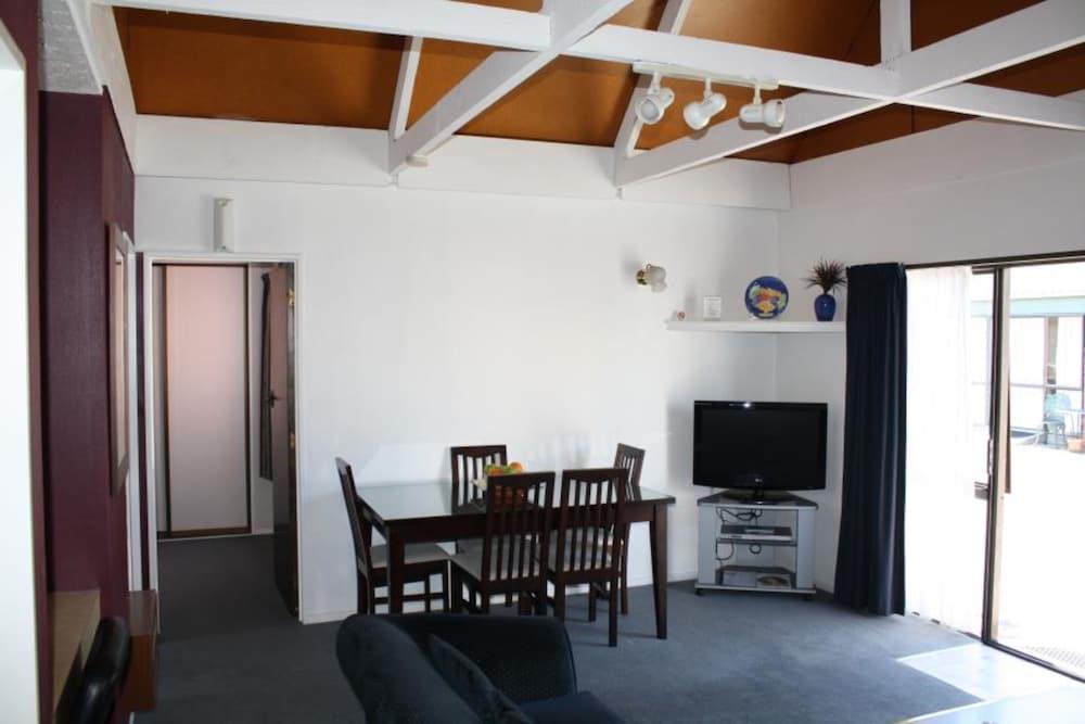 193 Aorangi Manor Motel Blenheim Exterior photo